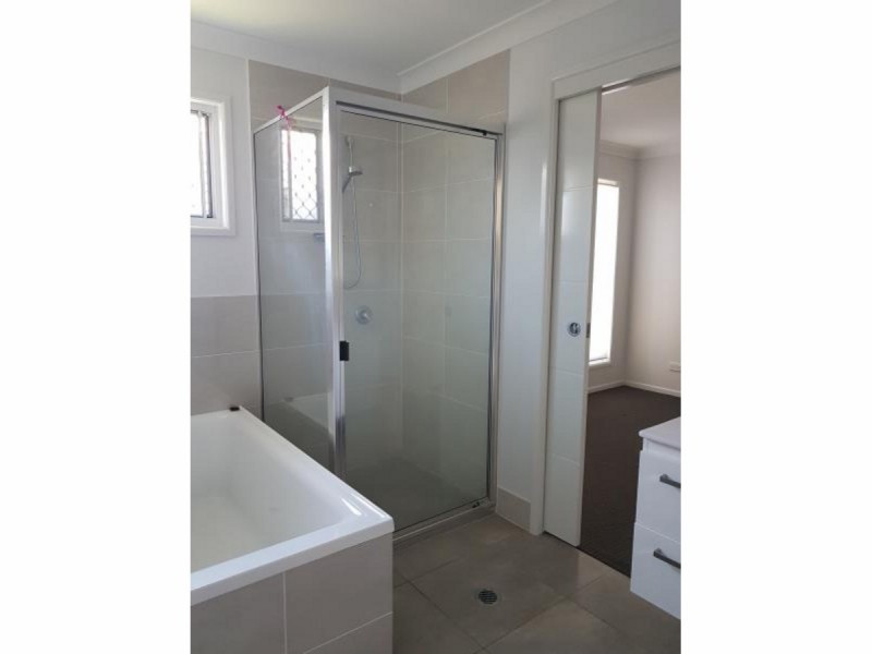 4/15 Card Street, Berserker QLD 4701